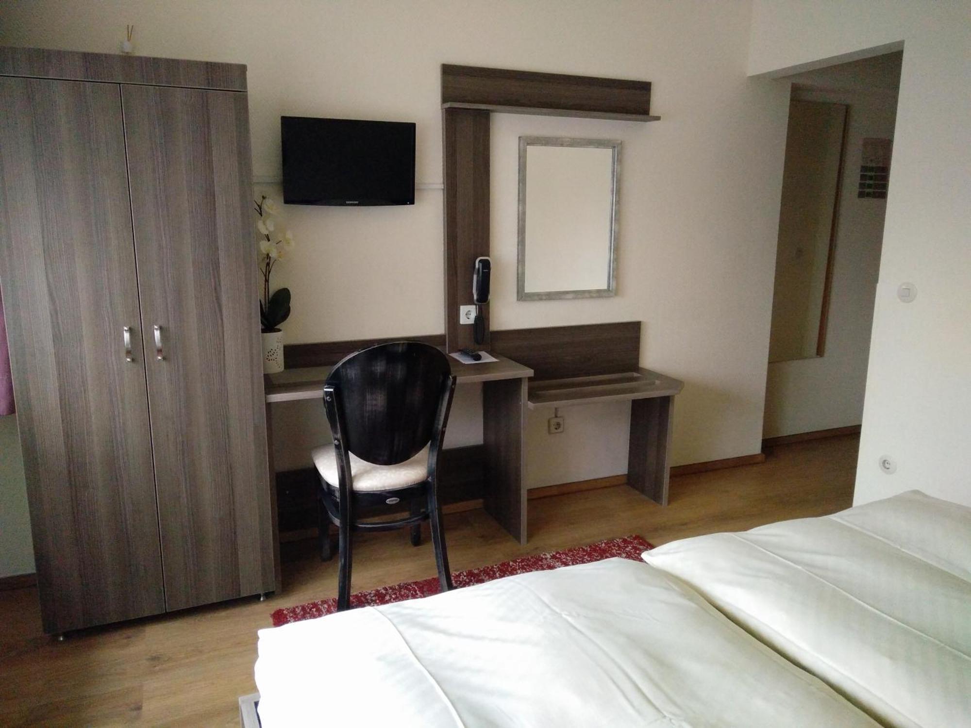 Hotel Alfa 노이 이젠부르크 외부 사진