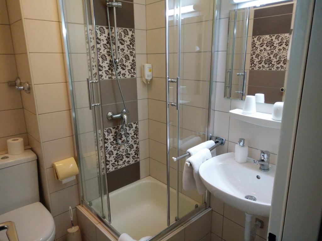 Hotel Alfa 노이 이젠부르크 객실 사진