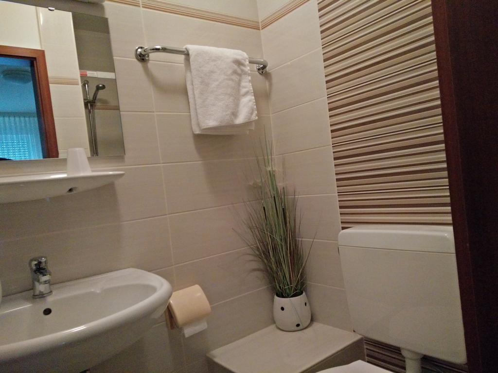 Hotel Alfa 노이 이젠부르크 객실 사진