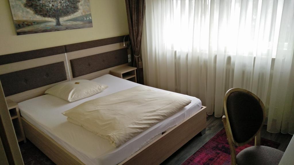 Hotel Alfa 노이 이젠부르크 객실 사진