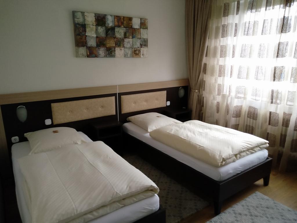 Hotel Alfa 노이 이젠부르크 객실 사진