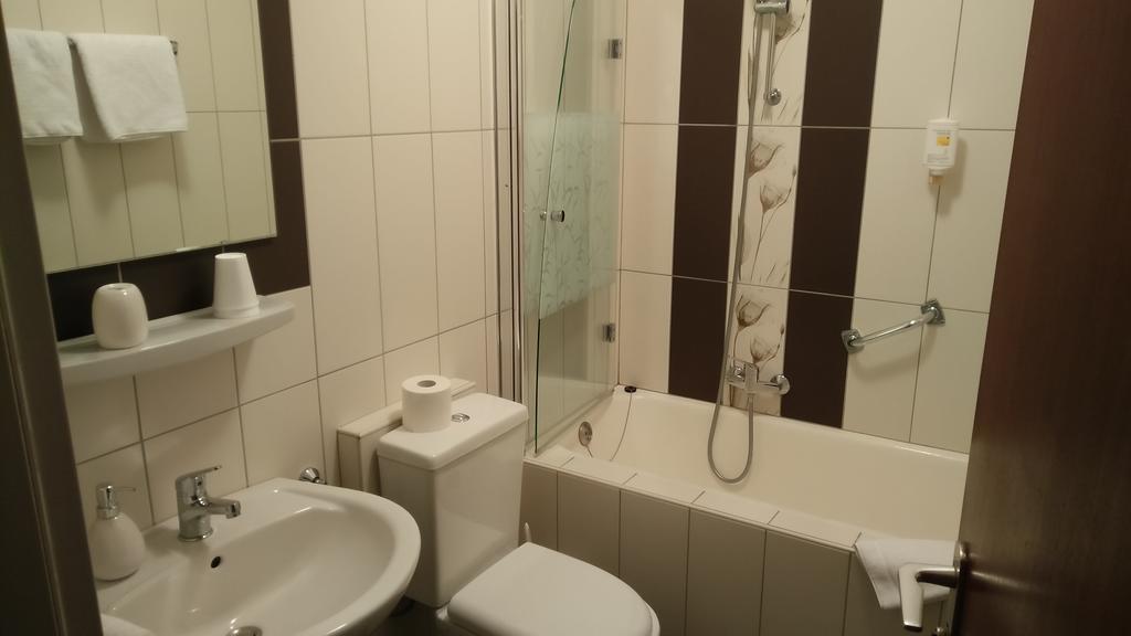 Hotel Alfa 노이 이젠부르크 외부 사진